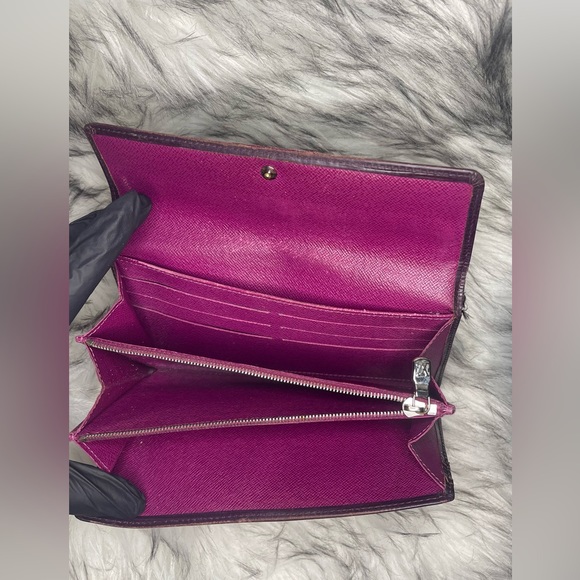 Authentic Louis Vuitton Epi Sarah Wallet Dark Purple - Picture 5 of 16